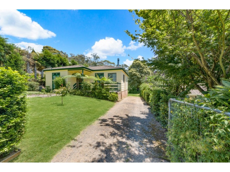 20 Acacia Avenue, Leura NSW 2780