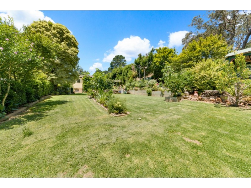 20 Acacia Avenue, Leura NSW 2780