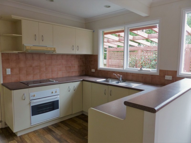 3 Murphys Lane, Wentworth Falls NSW 2782