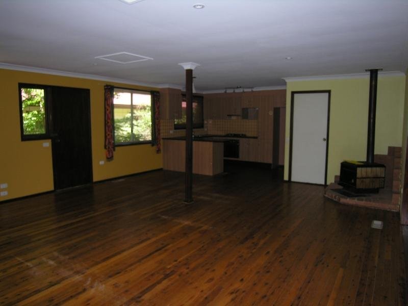 24 Banksia Road, Wentworth Falls NSW 2782