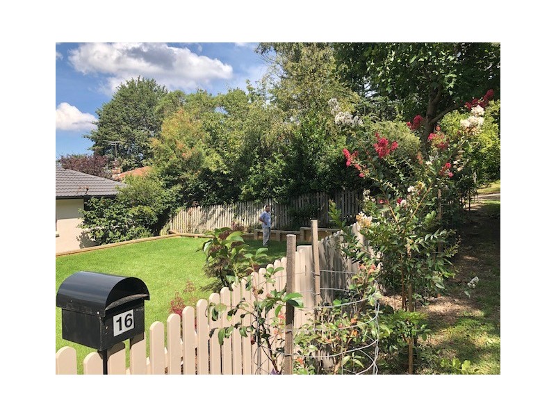 16 Woodford Street, Leura NSW 2780