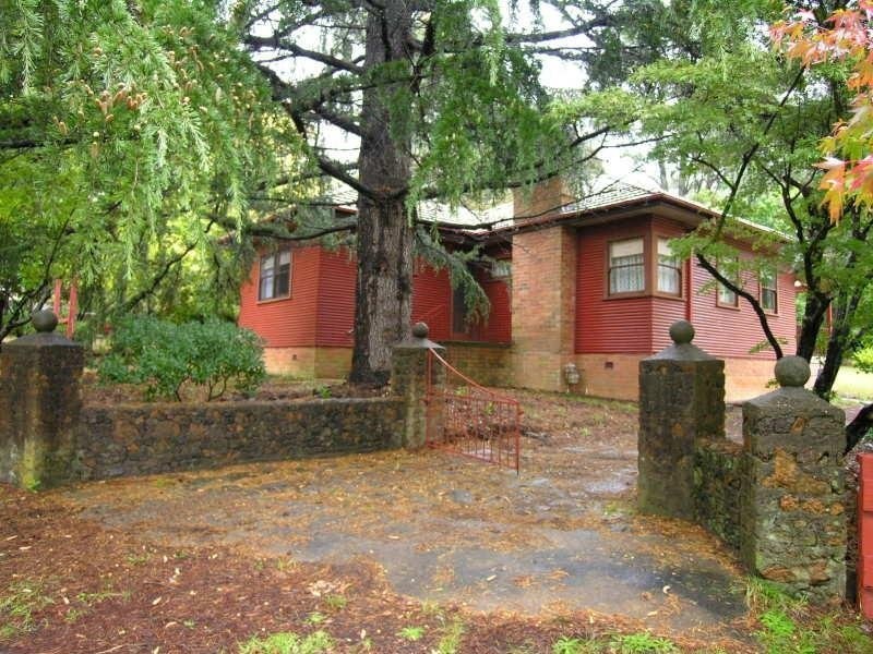 39 Cascade Street, Wentworth Falls NSW 2782