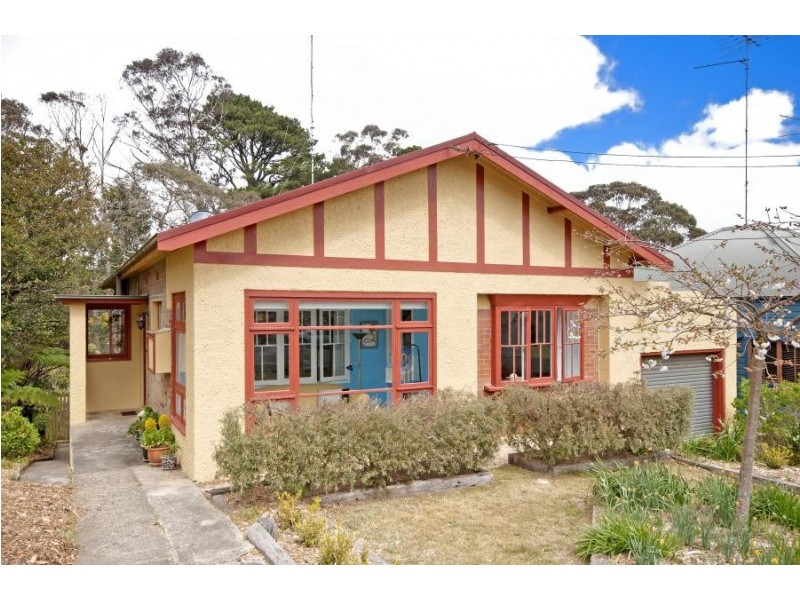 5 Waratah Street, Katoomba NSW 2780