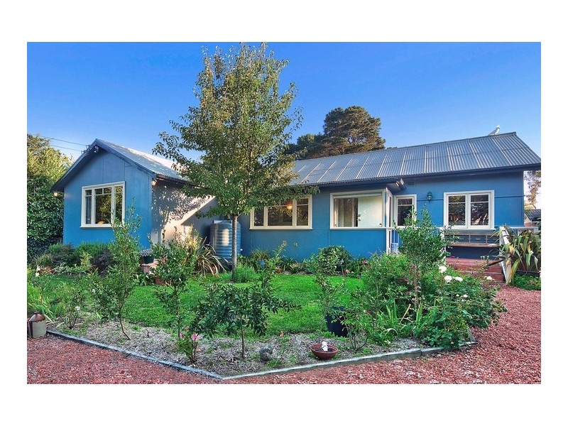 111 Railway Pde, Leura NSW 2780