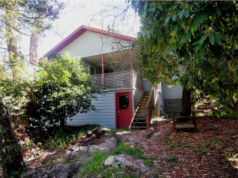 90 Valley Road, Wentworth Falls NSW 2782