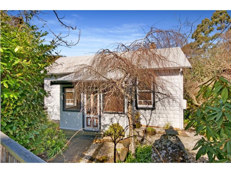 52 Railway Pde, Leura NSW 2780