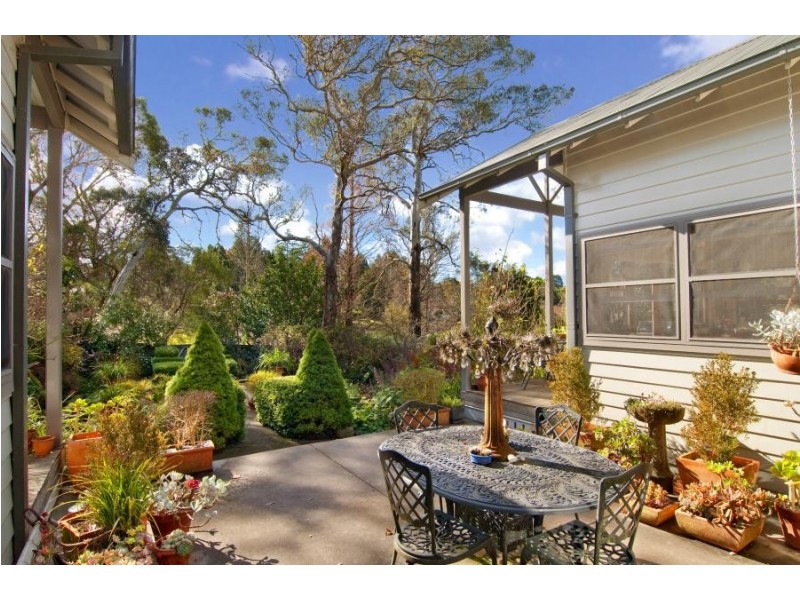 2 Balmoral Road, Leura NSW 2780