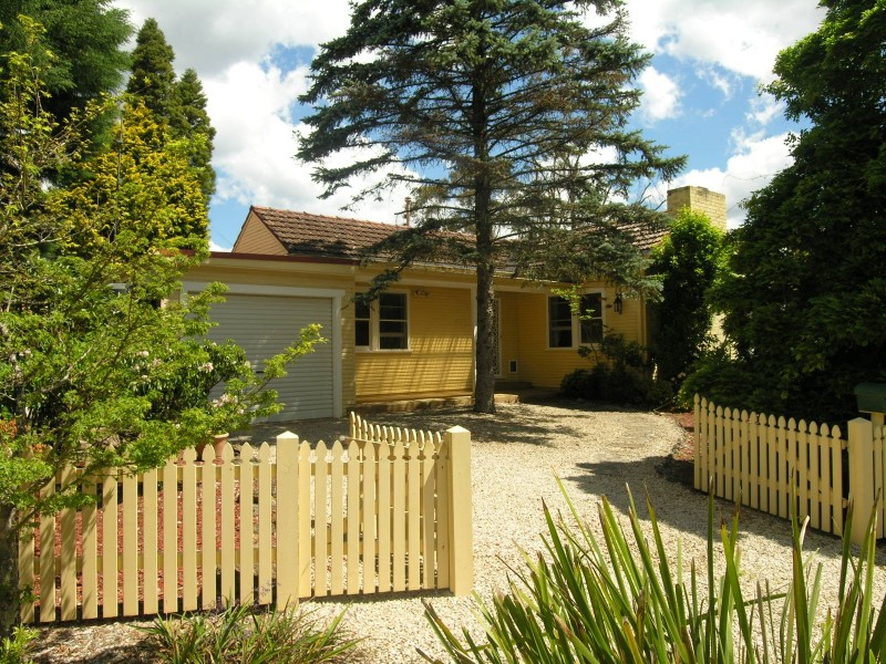 5 Blaxland Road, Leura NSW 2780