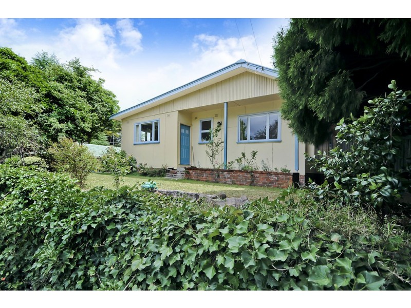 4 Lachlan Ave, Leura NSW 2780