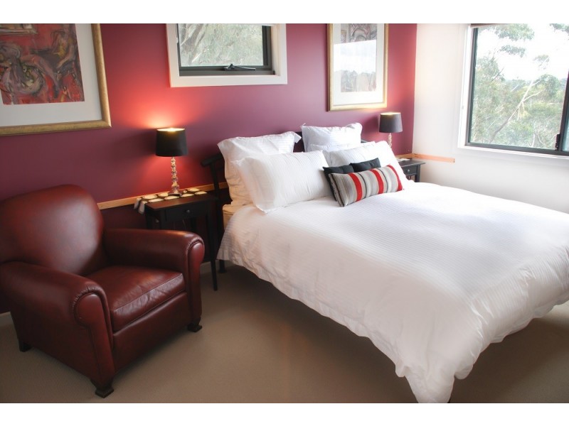 60 Henderson Road, Wentworth Falls NSW 2782