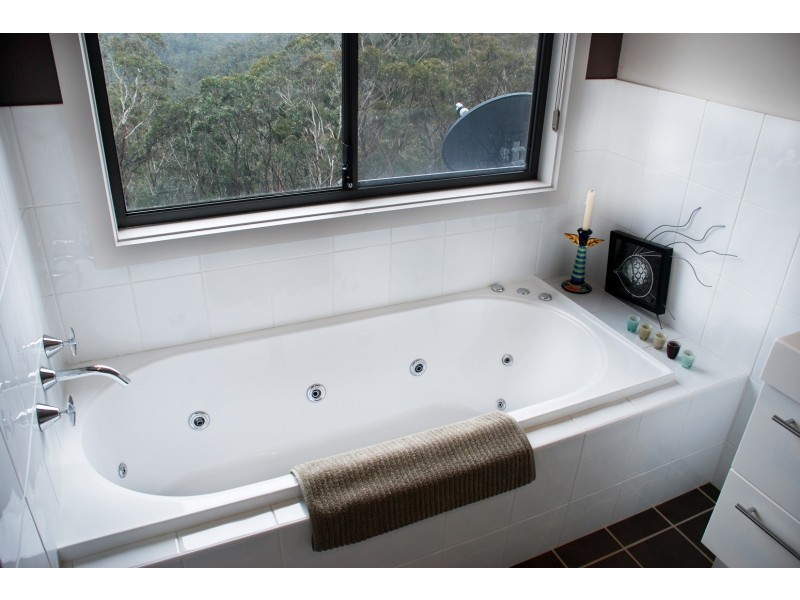 60 Henderson Road, Wentworth Falls NSW 2782