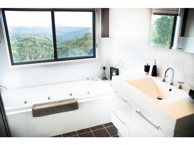 60 Henderson Road, Wentworth Falls NSW 2782