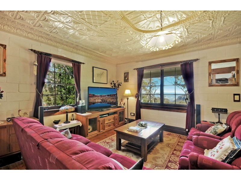 48 Farnells Road, Katoomba NSW 2780