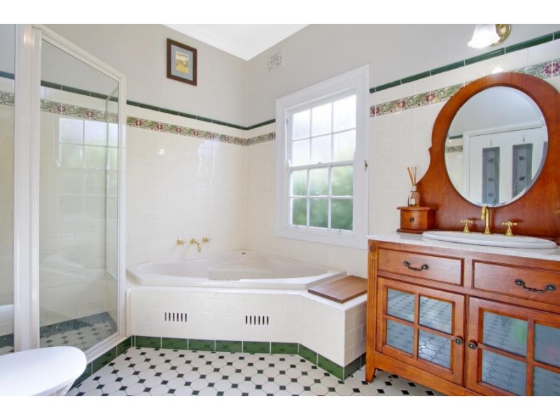 16 Belvedere Avenue, Blackheath NSW 2785