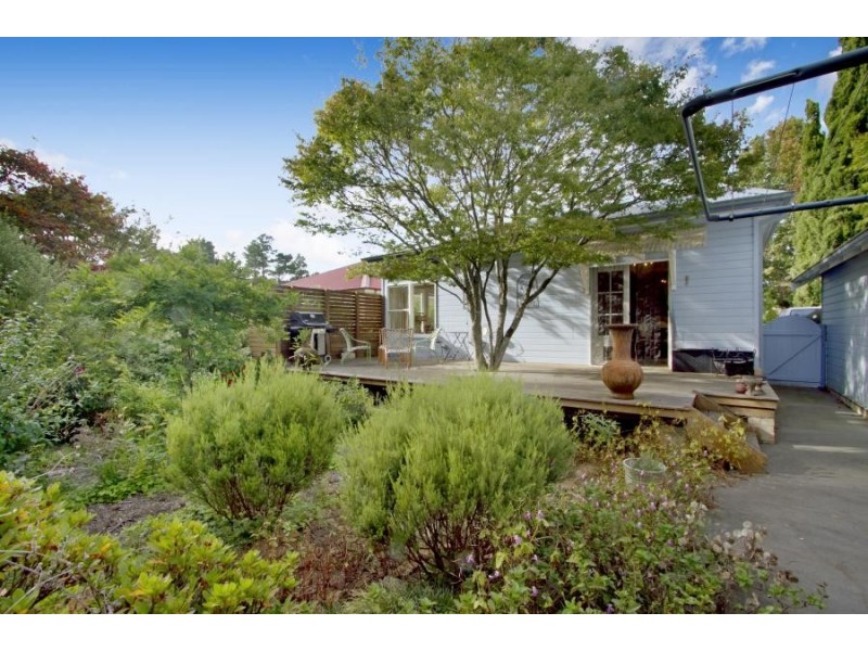 16 Belvedere Avenue, Blackheath NSW 2785