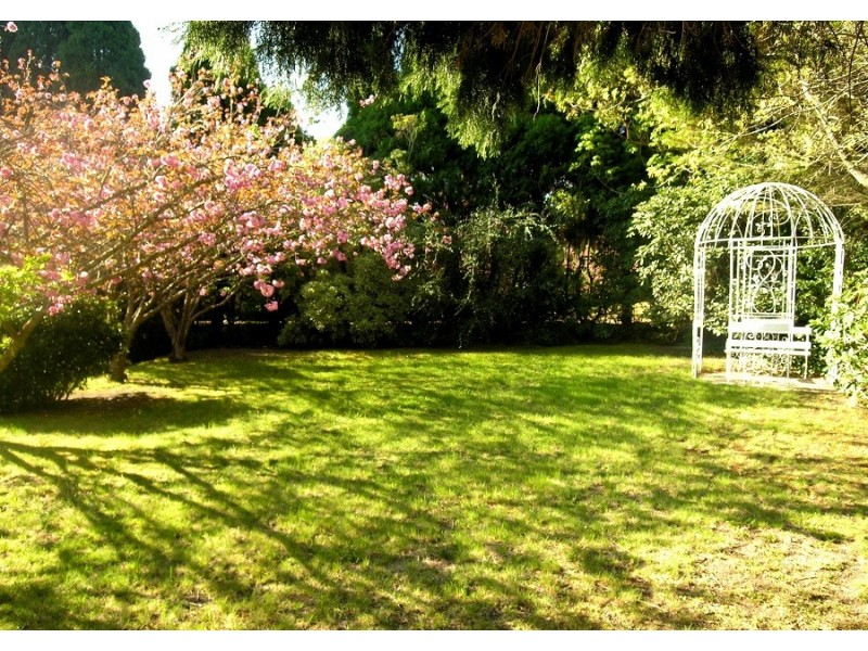 9-11 Pauline Avenue, Wentworth Falls NSW 2782