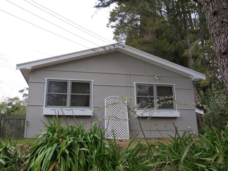 39 Lawson View Road, Wentworth Falls NSW 2782