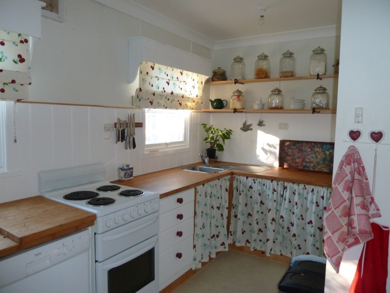 39 Lawson View Road, Wentworth Falls NSW 2782