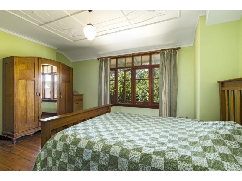 25 Armstrong Street, Wentworth Falls NSW 2782