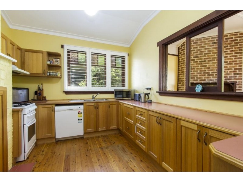 25 Armstrong Street, Wentworth Falls NSW 2782
