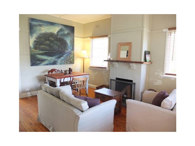 11 Waratah Street, Katoomba NSW 2780