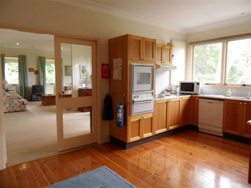 8 Salisbury Avenue, Leura NSW 2780