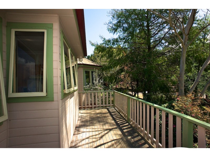 8 Salisbury Avenue, Leura NSW 2780