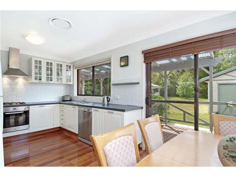 35 Lamartine Ave, Wentworth Falls NSW 2782