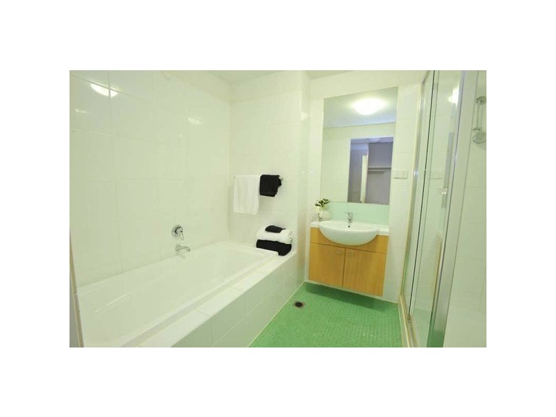 82/1101 Queens Road, Melbourne VIC 3004