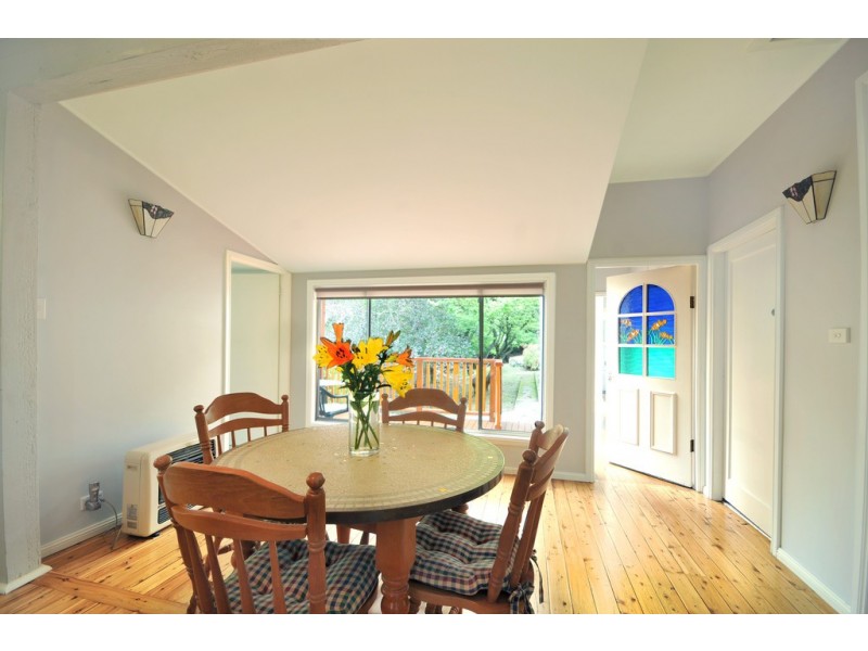 11 Rodova Street, Katoomba NSW 2780