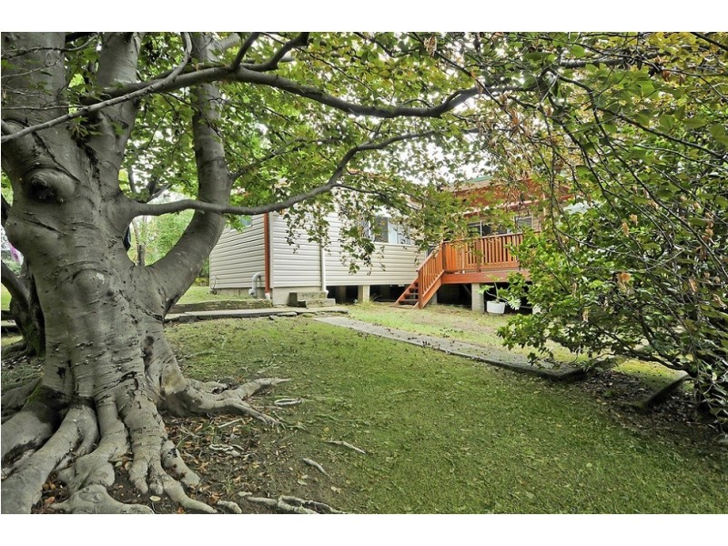 11 Rodova Street, Katoomba NSW 2780