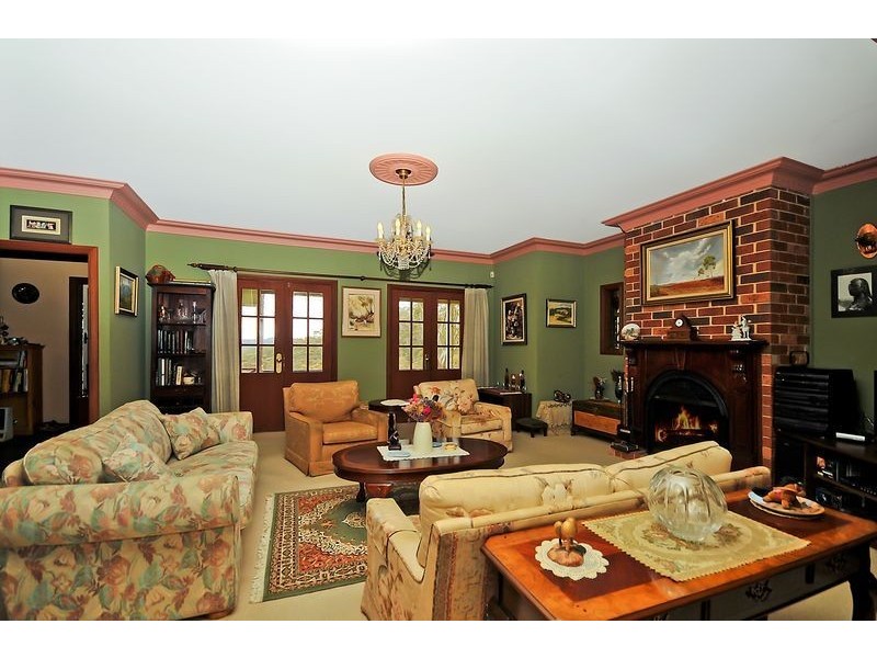 18-20 Darwin Avenue, Wentworth Falls NSW 2782