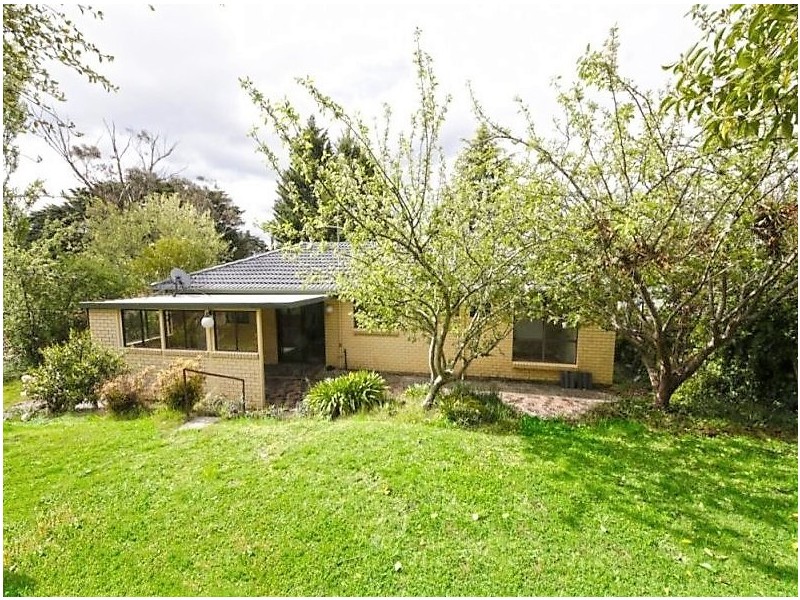 1 East View Avenue, Leura NSW 2780