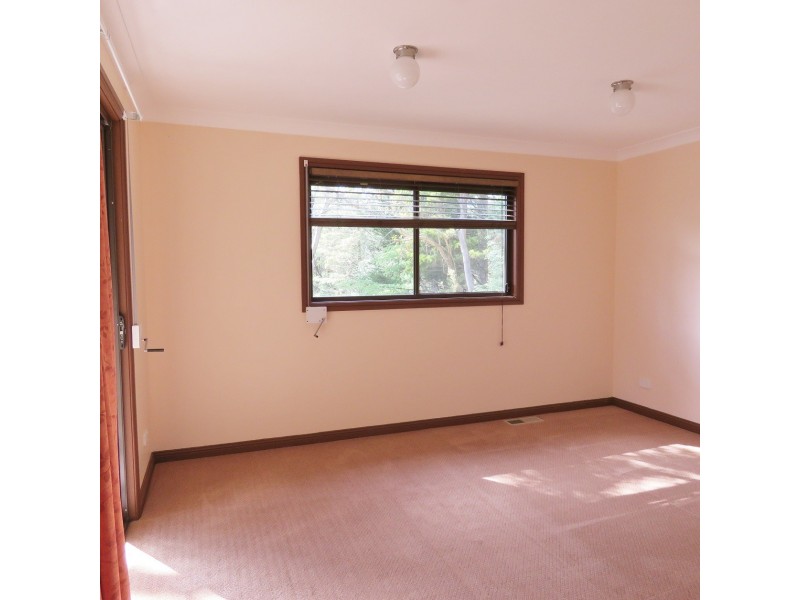 77 Seventh Avenue, Katoomba NSW 2780