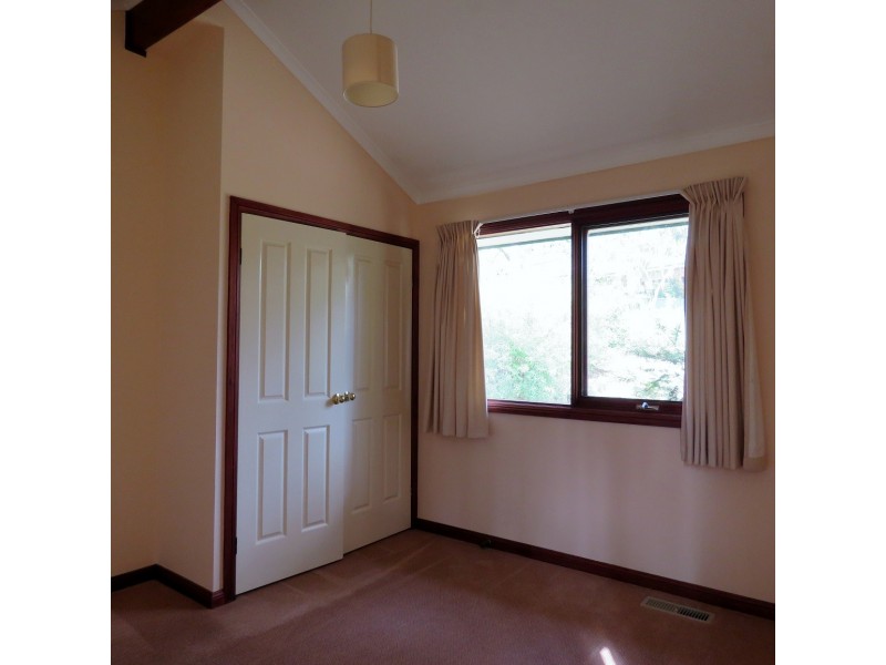 77 Seventh Avenue, Katoomba NSW 2780