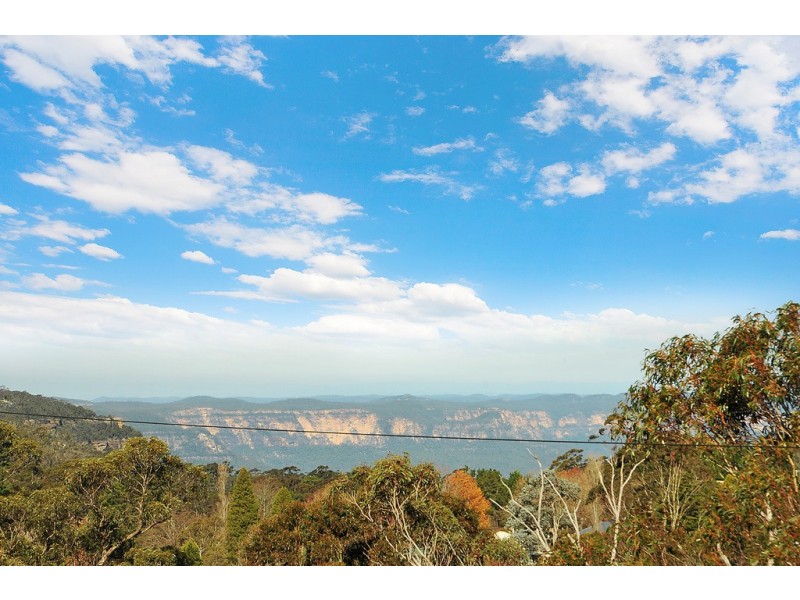 3 Miles Avenue, Katoomba NSW 2780