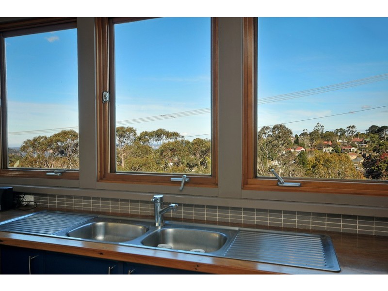 3 Miles Avenue, Katoomba NSW 2780