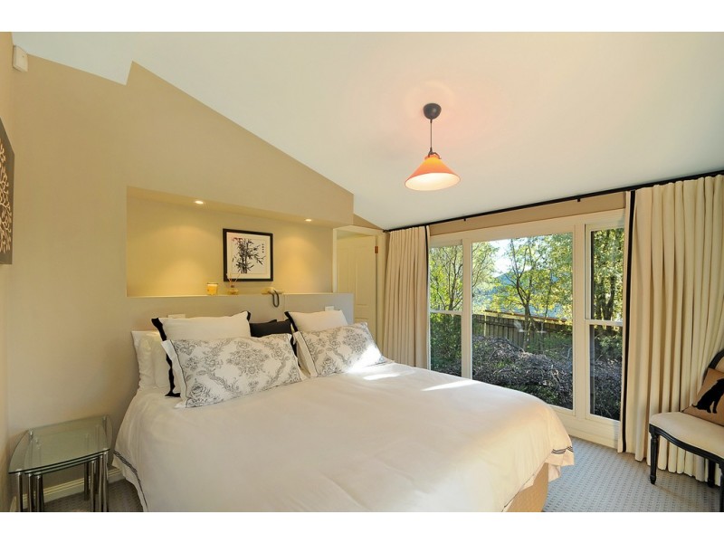 24 Rawson Parade, Leura NSW 2780