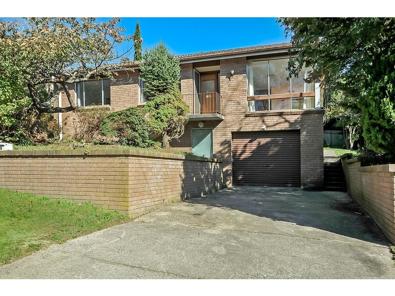 18 Mount Street, Leura NSW 2780