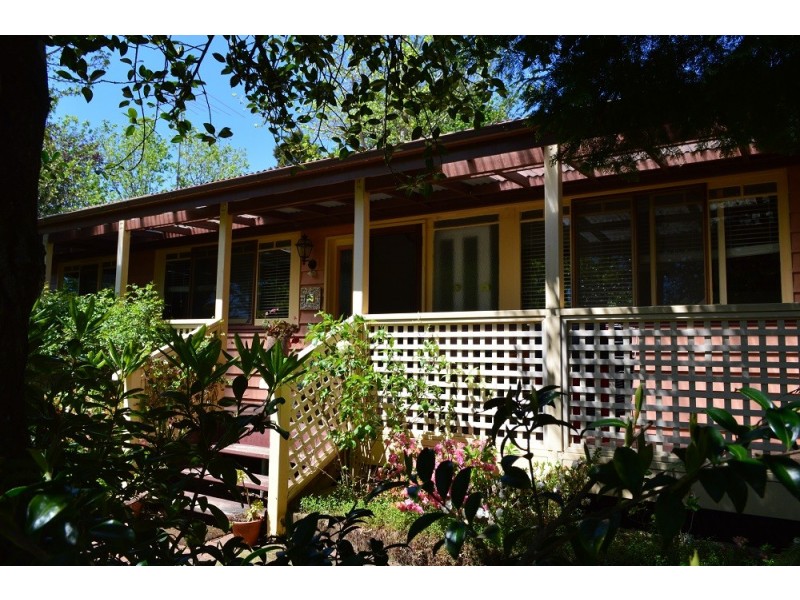 30 Backhouse St, Wentworth Falls NSW 2782