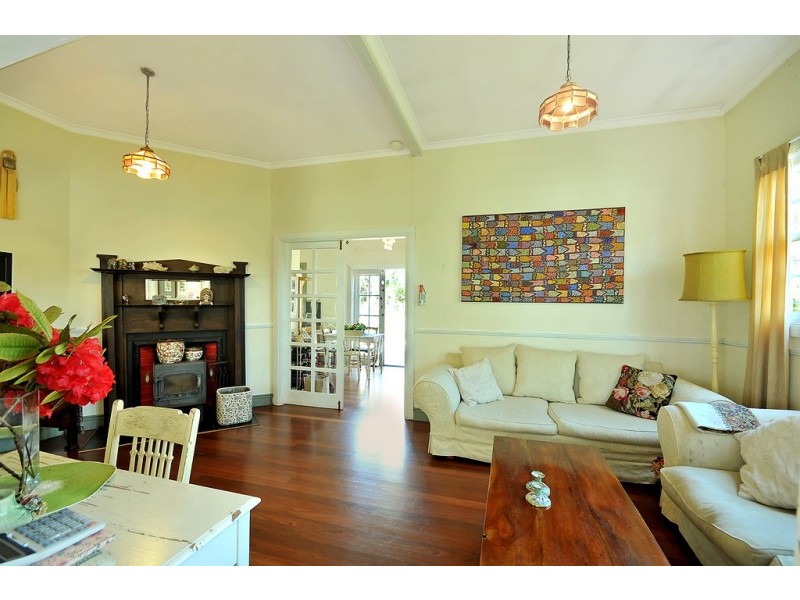 30 Backhouse St, Wentworth Falls NSW 2782