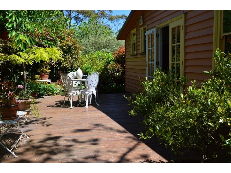30 Backhouse St, Wentworth Falls NSW 2782