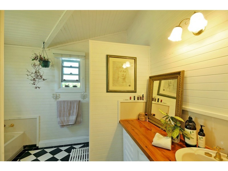 30 Backhouse St, Wentworth Falls NSW 2782