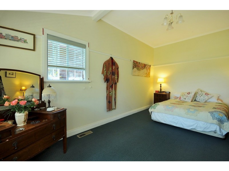 30 Backhouse St, Wentworth Falls NSW 2782