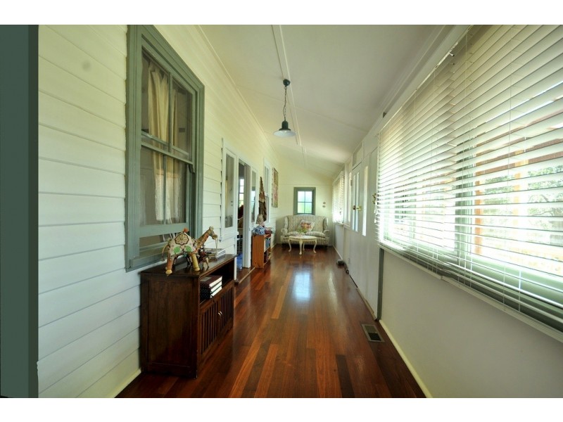 30 Backhouse St, Wentworth Falls NSW 2782