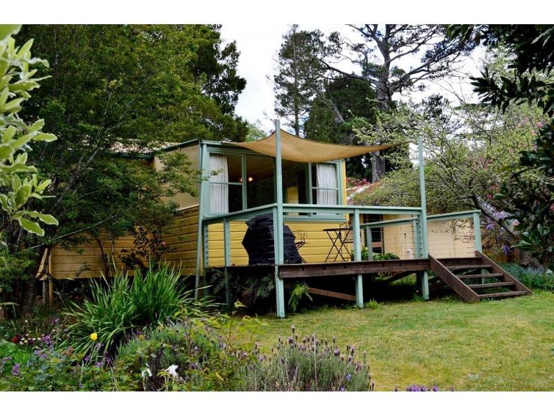 6 Murphys Lane, Wentworth Falls NSW 2782