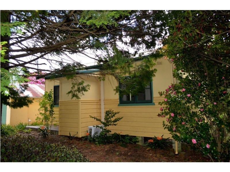 6 Murphys Lane, Wentworth Falls NSW 2782