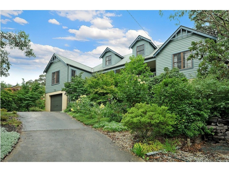 28 Shortland Street, Wentworth Falls NSW 2782