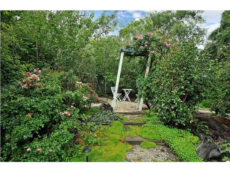 28 Shortland Street, Wentworth Falls NSW 2782