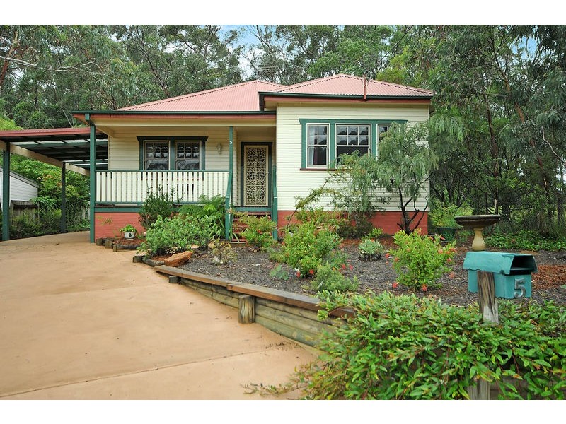 5 St Andrews Avenue, Blackheath NSW 2785